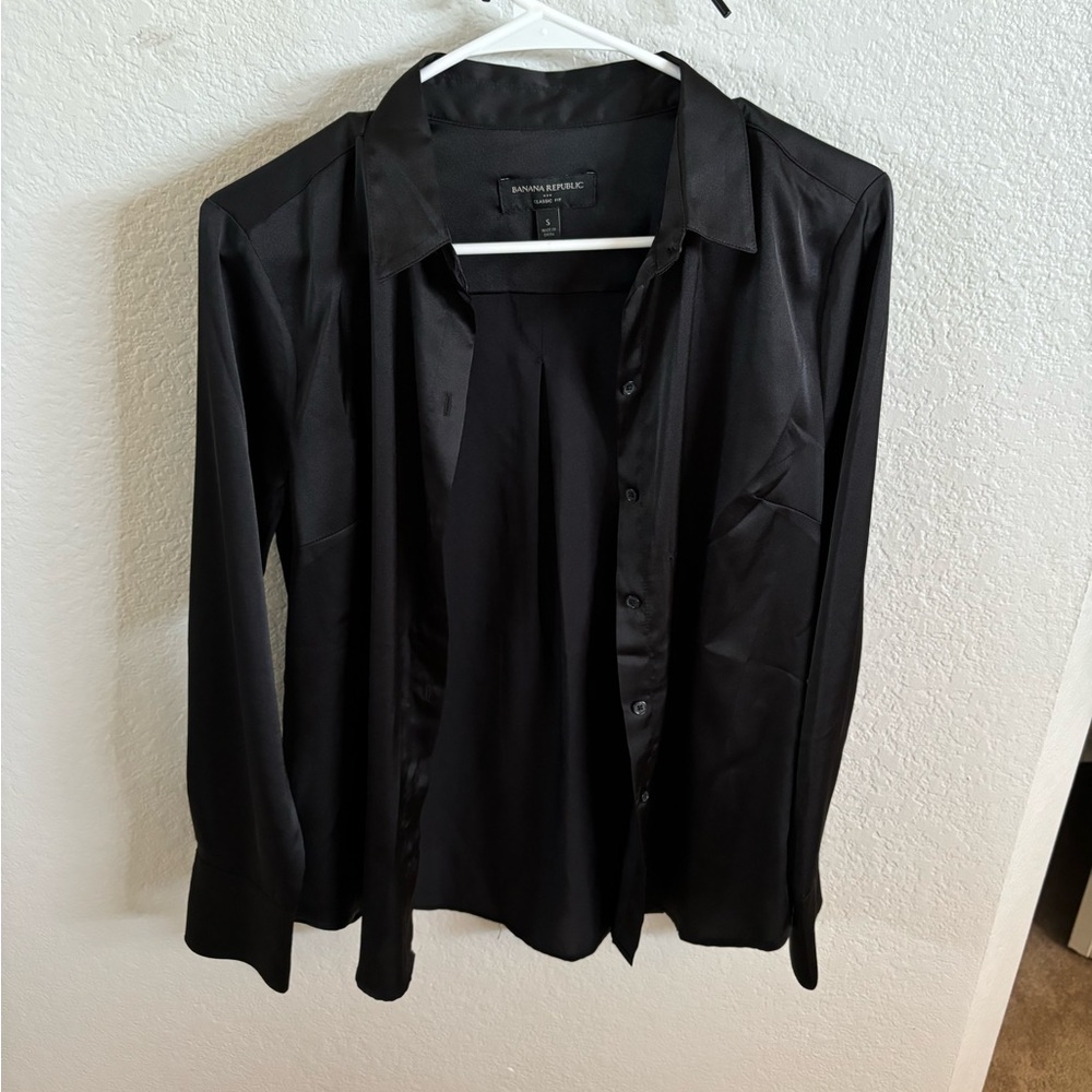 Banana Republic Black Button-Up Shirt